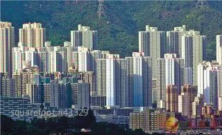 Over three thousand stock houses were sold in the first quarter.