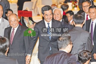 特首：拓地兼顧工商