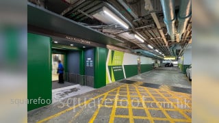 Amoy Gardens Facilities: 停車場通往商場入口部分