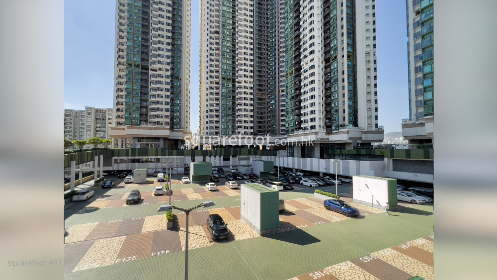 Grand Promenade Facilities: 停車場部分 (從空中花園觀看)