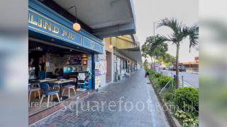 Grand Promenade Shopping Mall: 鯉景灣一帶設有各式食肆