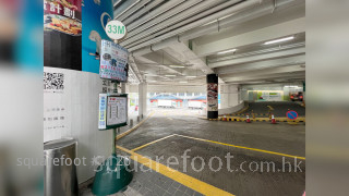 康怡花園 交通: 康怡廣場停車場附近設有專線小巴站