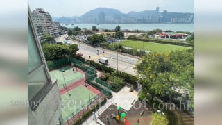 麗港城 設施: 4 期旁邊設有網球場