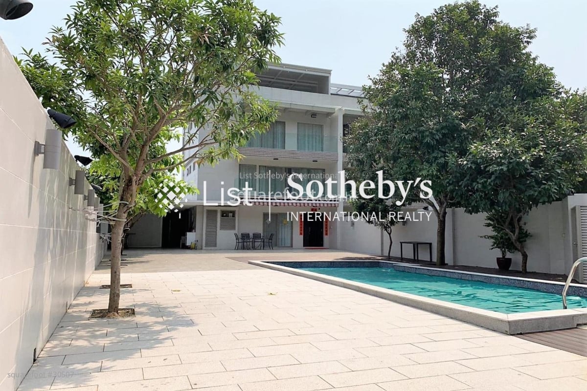 Nam Shan Sell 4 bedrooms , 3 bathrooms 2,100 ft²