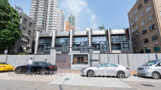 嘉琳 大廈: 嘉琳由嘉華發展，位於九龍城嘉林邊道2號，提供5伙，洋房面積由4,171至4,578平方呎，間隔為5房連5套房及工人套房。