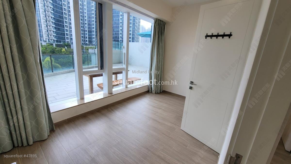 Monterey Sell 3 bedrooms , 3 bathrooms 835 ft²