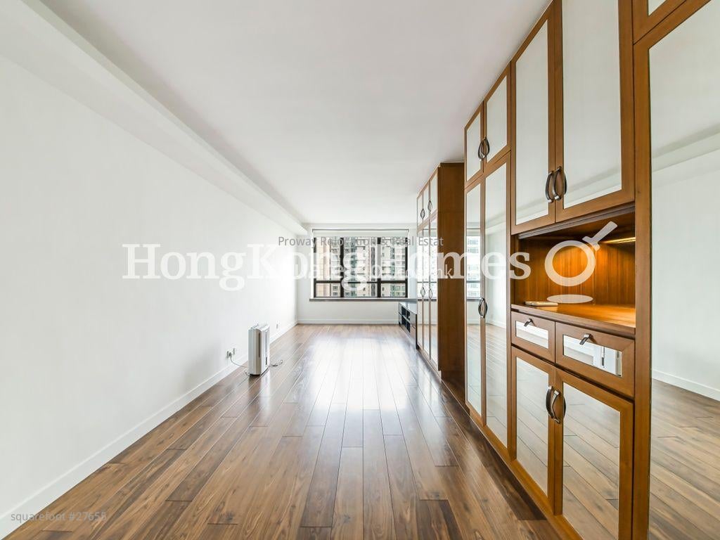 Winsome Park Sell 2 bedrooms , 2 bathrooms 829 ft²