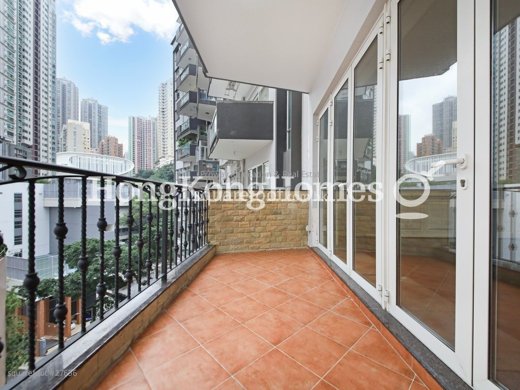 Breezy Court Sell 3 Bedrooms , 2 Bathrooms 1,650 ft²