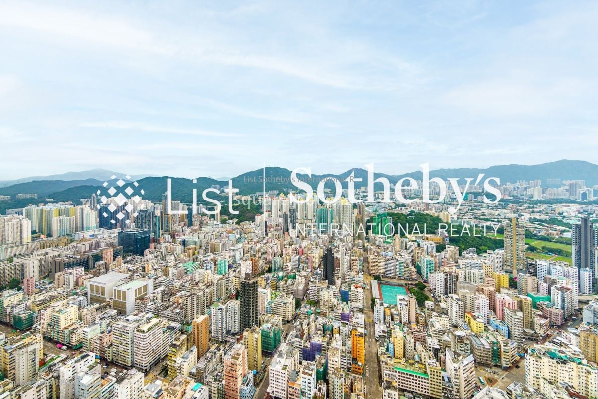 Shining Heights Sell 4 Bedrooms , 4 Bathrooms 2,429 ft²