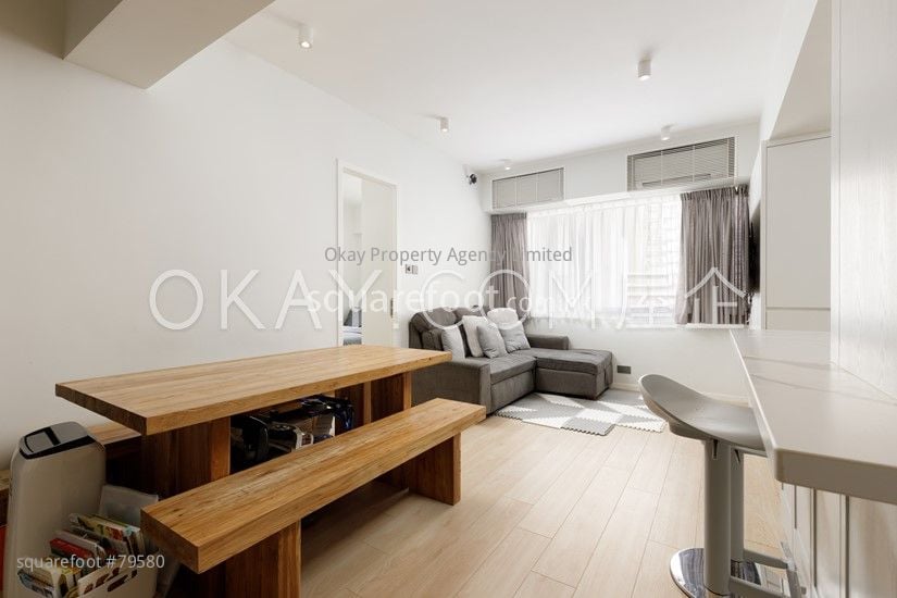 Yue King Building Sell 2 Bedrooms , 2 Bathrooms 678 ft²