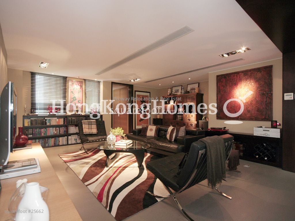 Y. Y. Mansions Sell 2 Bedrooms , 1 Bathroom 1,032 ft²