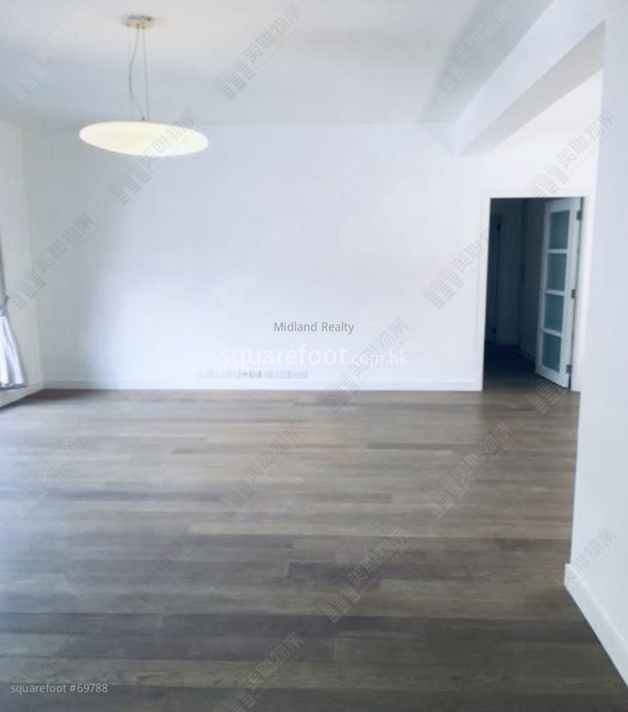 Springfield Gardens Sell 4 Bedrooms , 2 Bathrooms 1,513 ft²