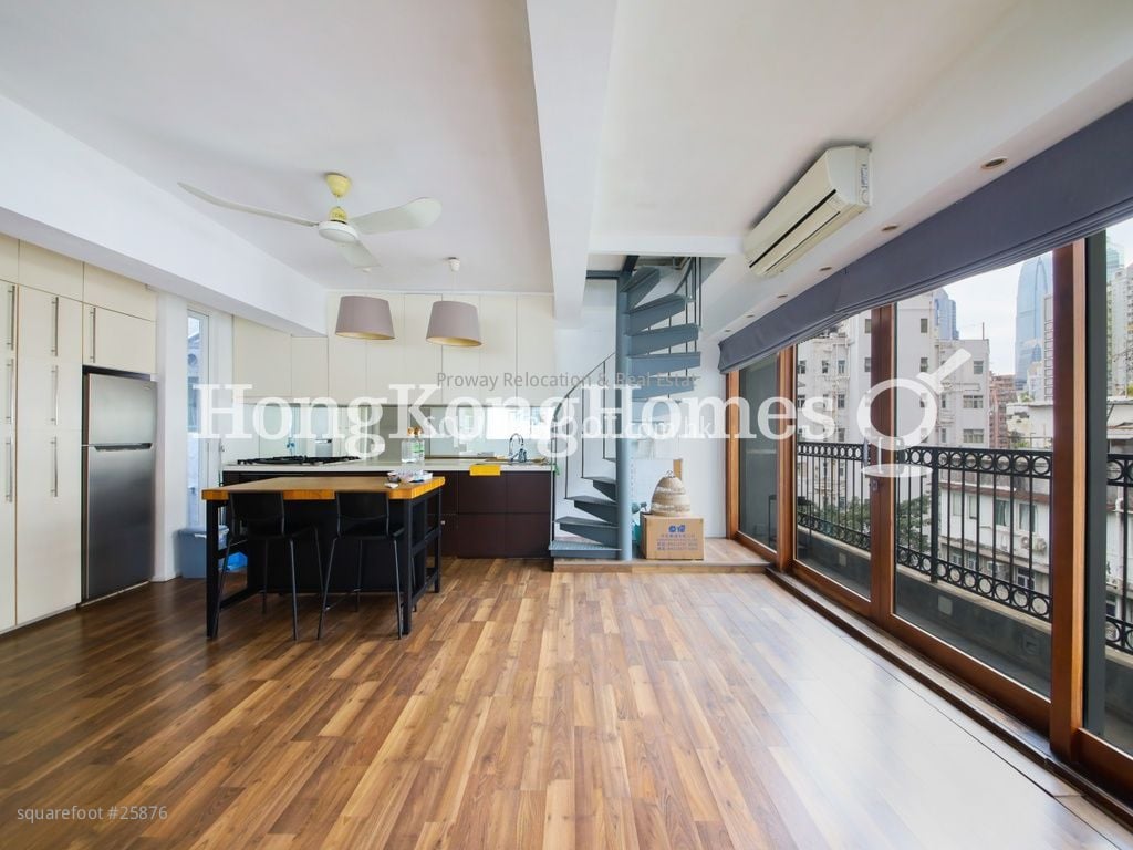 Po Hing Mansion Sell 1 Bedroom , 1 Bathroom 594 ft²