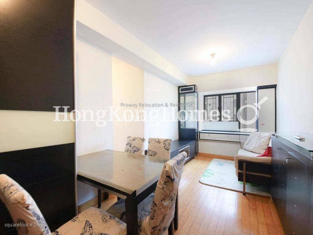 Queen's Terrace Rental 3 Bedrooms , 1 Bathroom 518 ft²