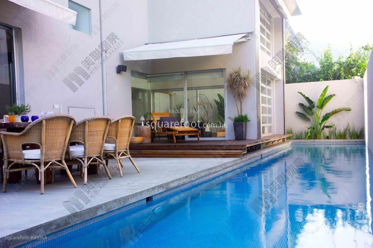 Hoi Fung Path 4 Sell 4 Bedrooms , 3 Bathrooms 2,060 ft²