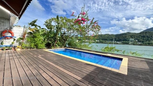 Marina Cove Rental 5+ Bedrooms , 4 Bathrooms 3,000 ft²