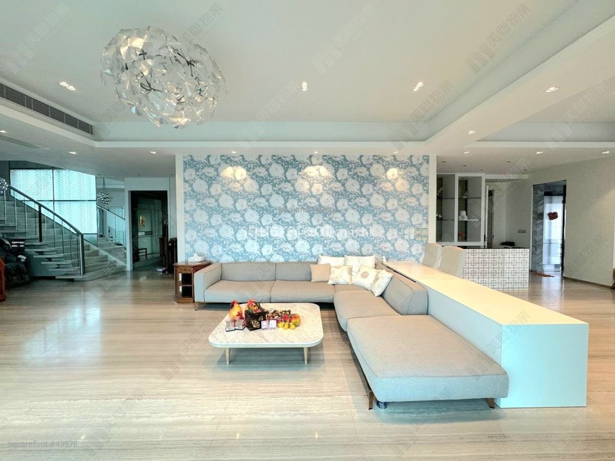 Harbour Green Sell 5+ Bedrooms 4,040 ft²