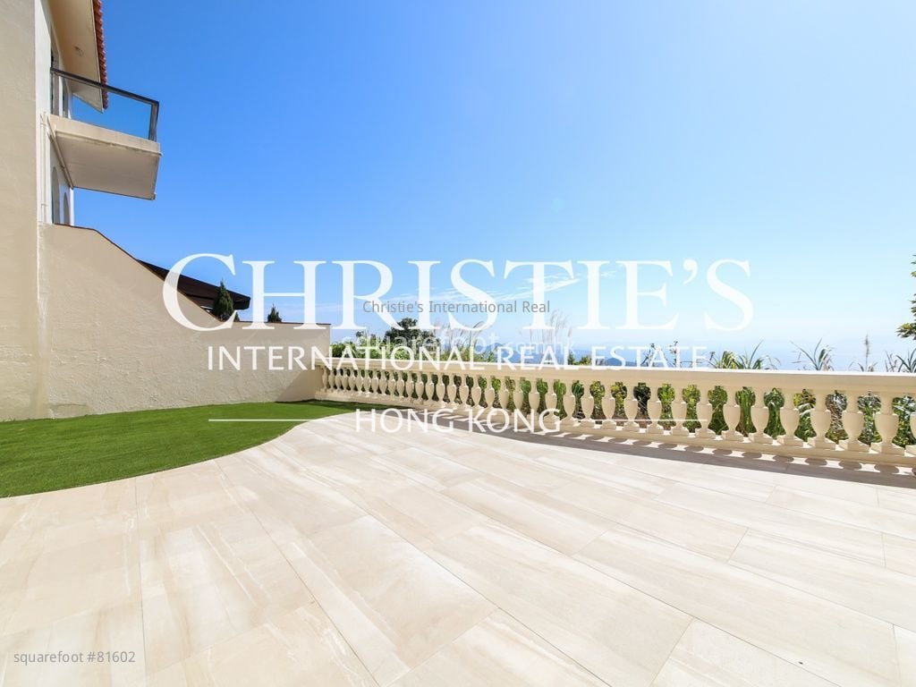 Strawberry Hill Rental 3 Bedrooms , 4 Bathrooms 3,857 ft²
