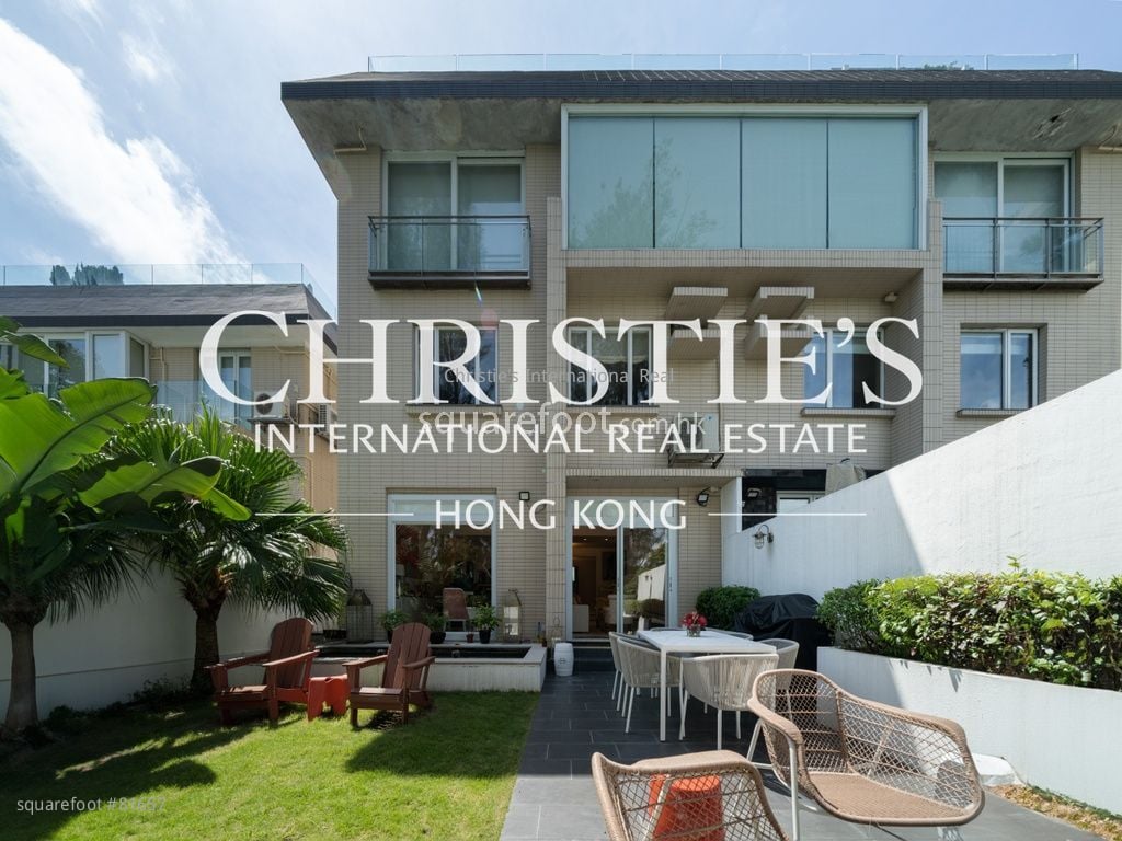 Grosse Pointe Villa Rental 4 Bedrooms , 3 Bathrooms 2,438 ft²