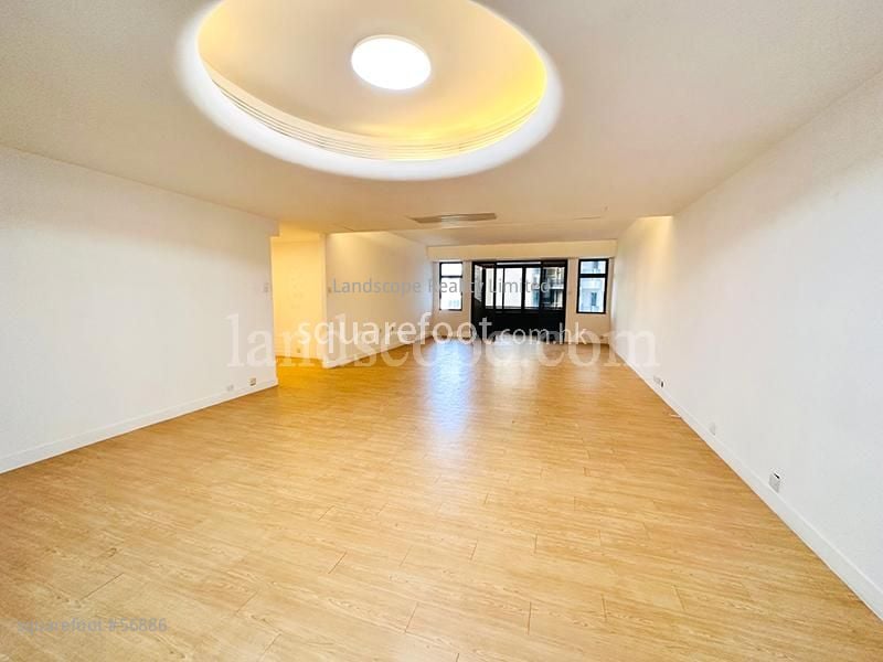 Hoover Court Sell 2 Bathrooms 2,320 ft²