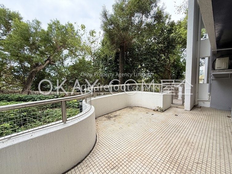 Pine Grove Rental 4 Bedrooms , 2 Bathrooms 2,183 ft²