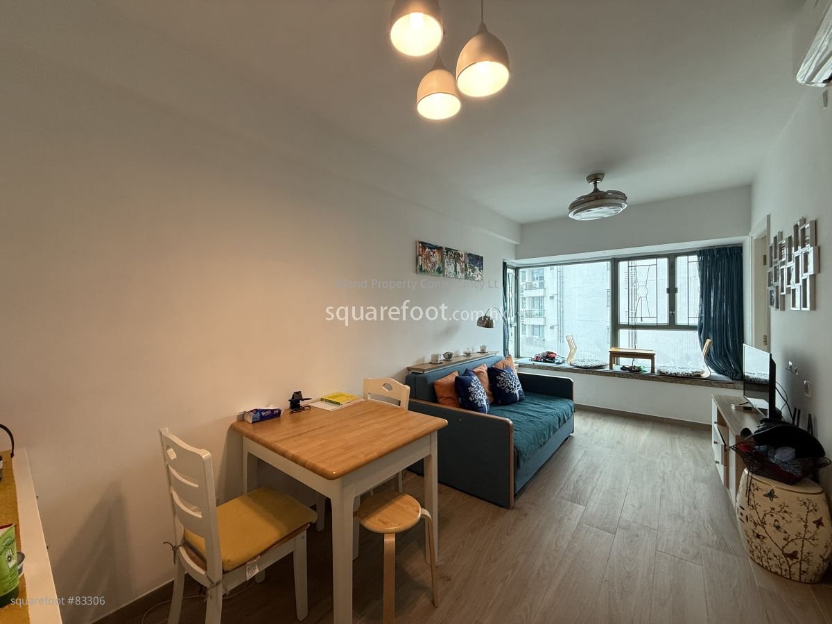 Queen's Terrace Rental 2 Bedrooms , 1 Bathroom 395 ft²