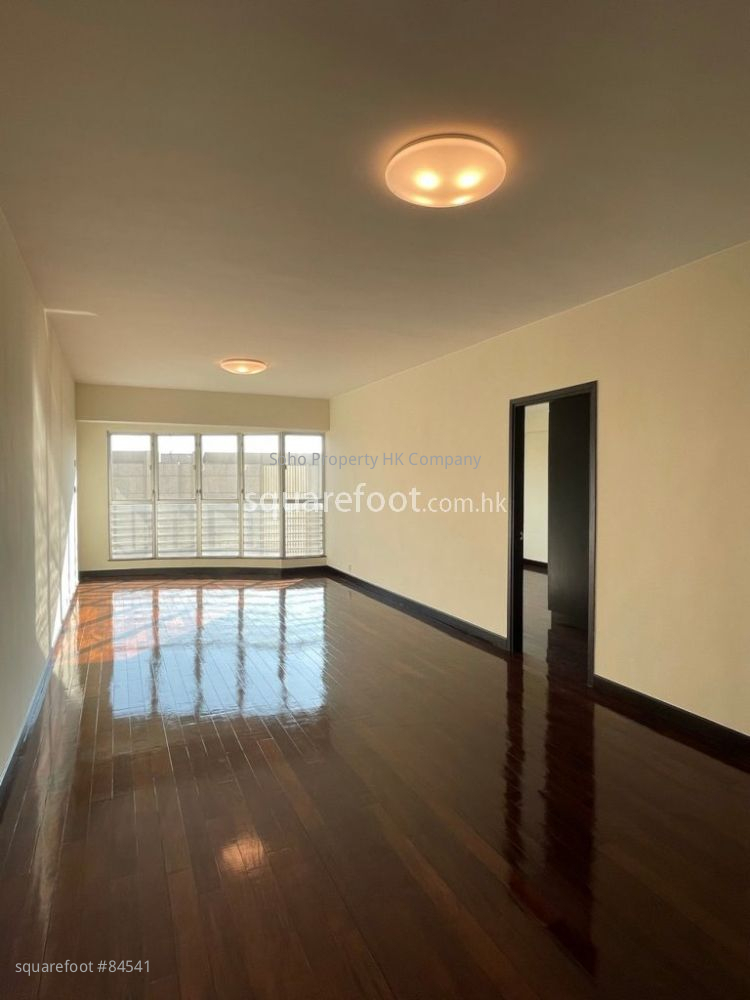 The Regalis Rental 3 Bedrooms , 2 Bathrooms 1,240 ft²