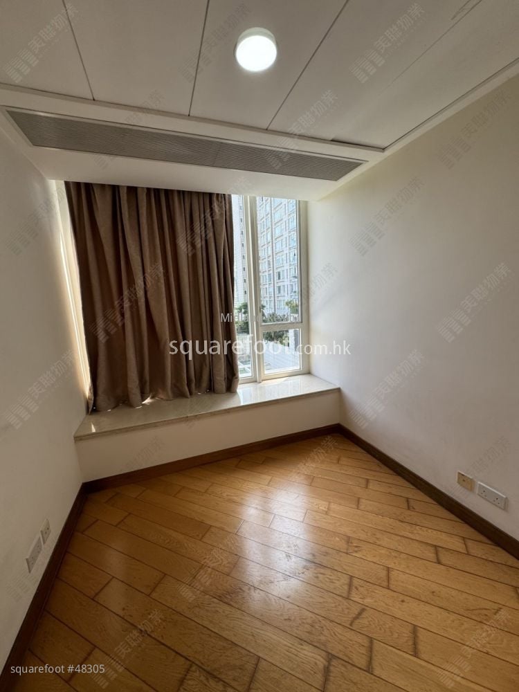Peak One Rental 4 Bedrooms 1,165 ft²