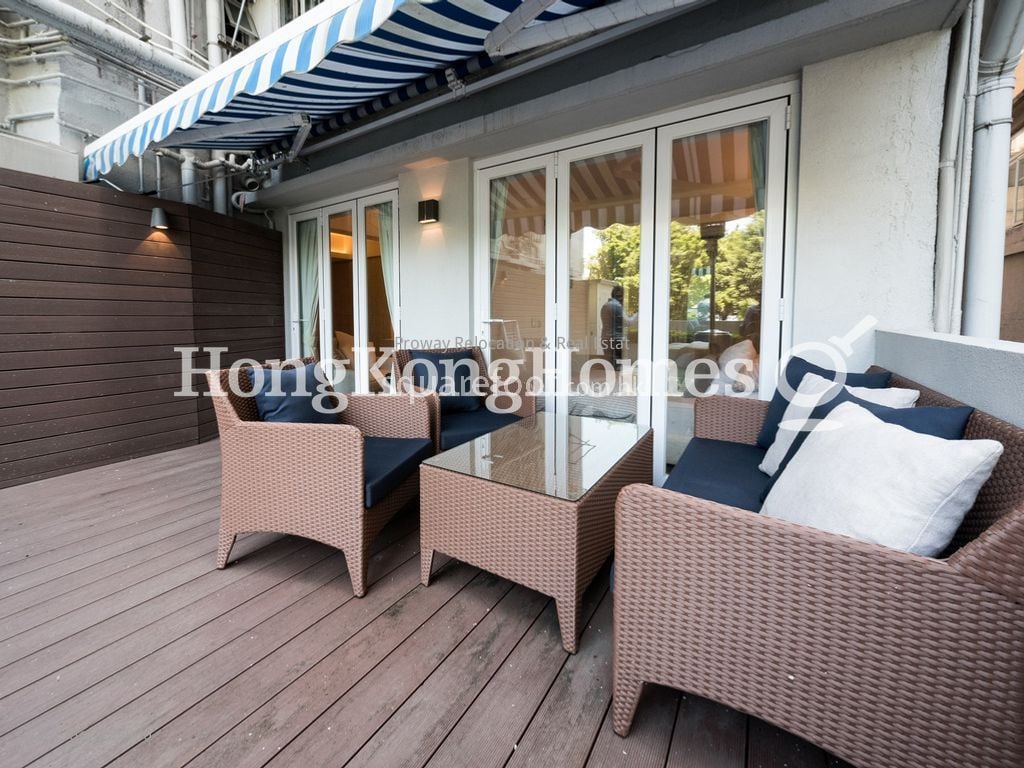 Wah Po Building Sell 1 Bedroom , 1 Bathroom 407 ft²