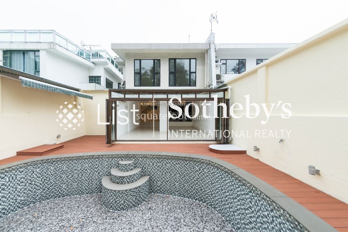 Fragrant Villa Sell 4 Bedrooms , 2 Bathrooms 1,790 ft²