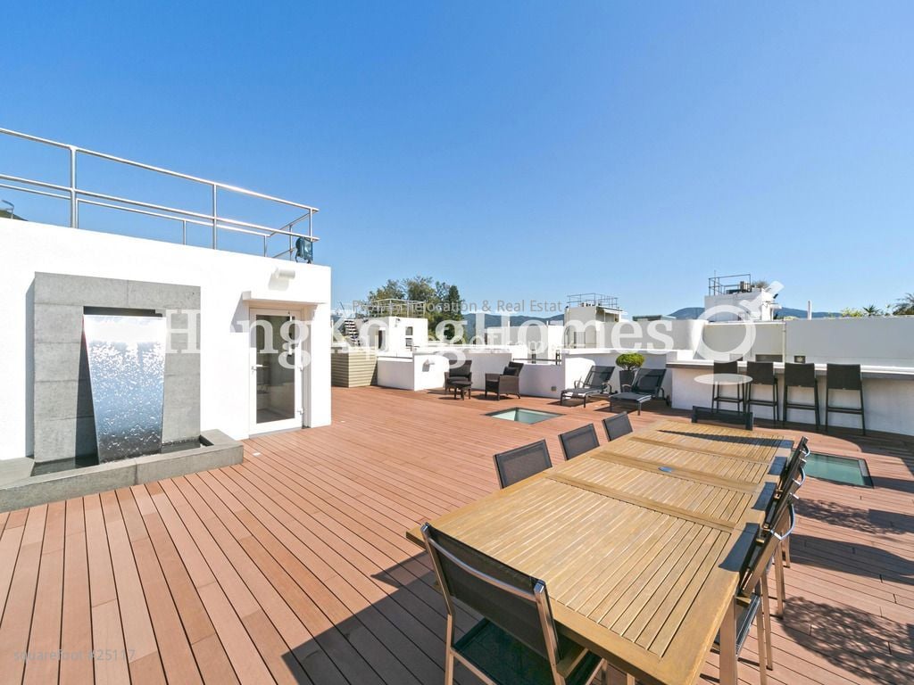 Beach Pointe Sell 4 Bedrooms , 3 Bathrooms 2,556 ft²