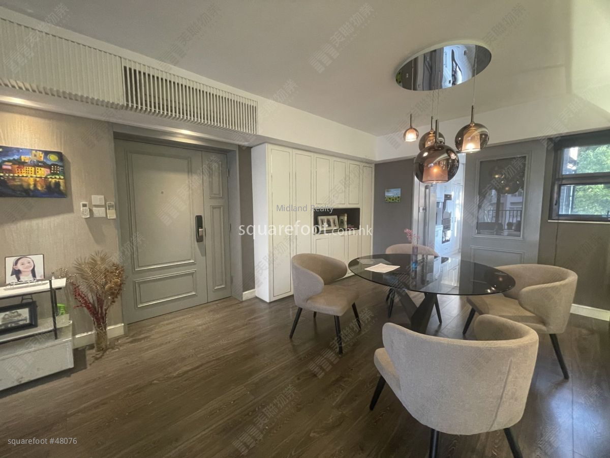 Scenic Garden Rental 4 Bedrooms 1,397 ft²