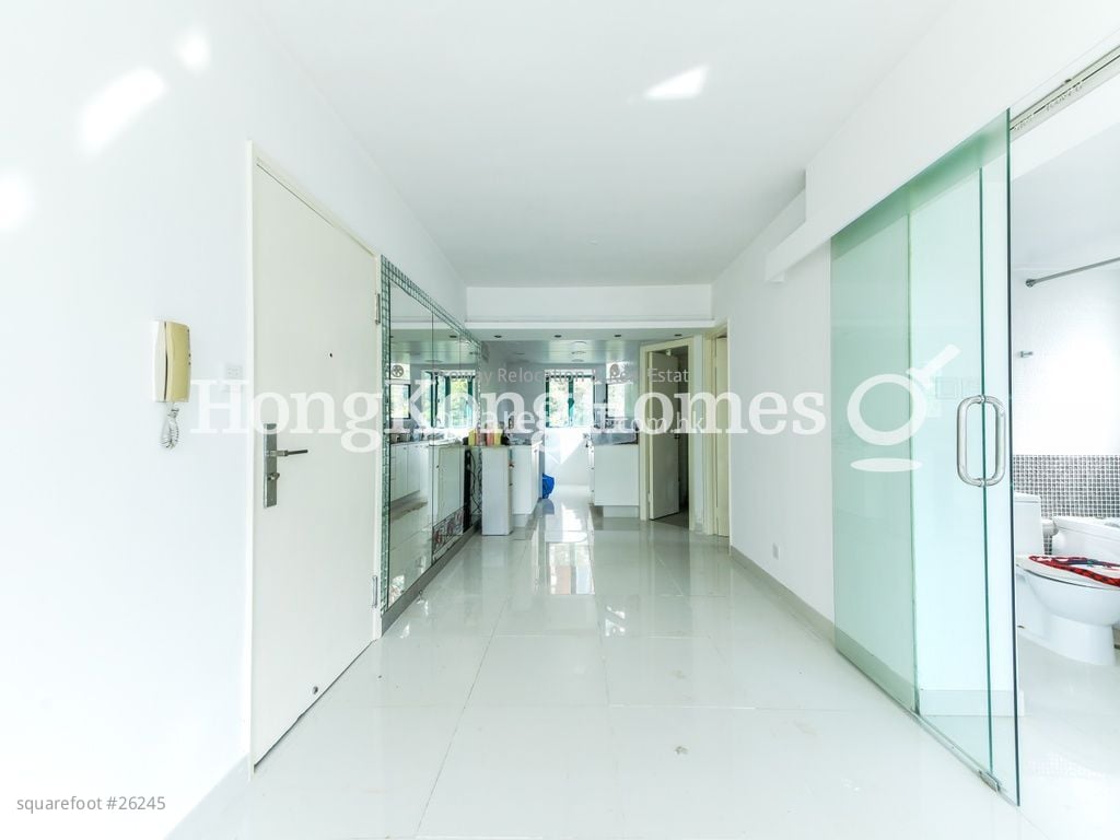 Southern Pearl Court Sell 3 Bedrooms , 2 Bathrooms 536 ft²