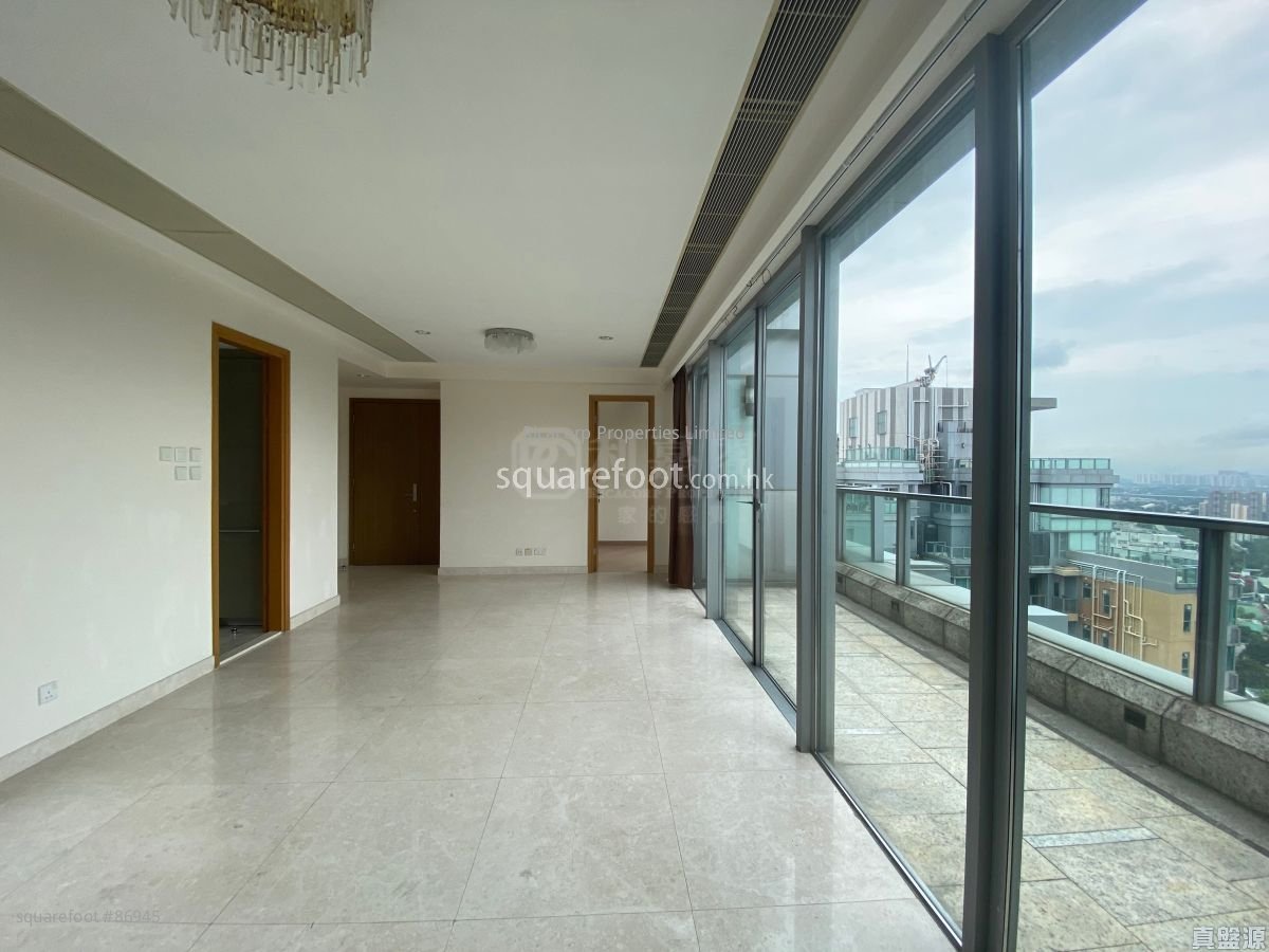 Century Gateway Sell 4 Bedrooms 1,107 ft²