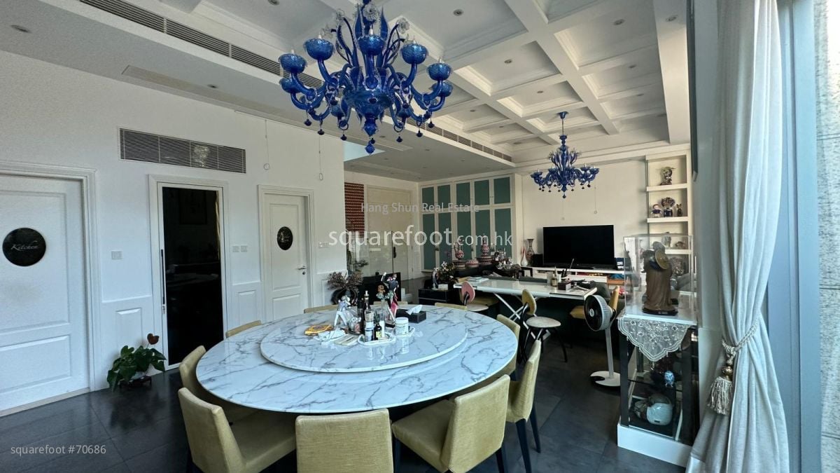 The Vineyard Sell 3,494 ft²