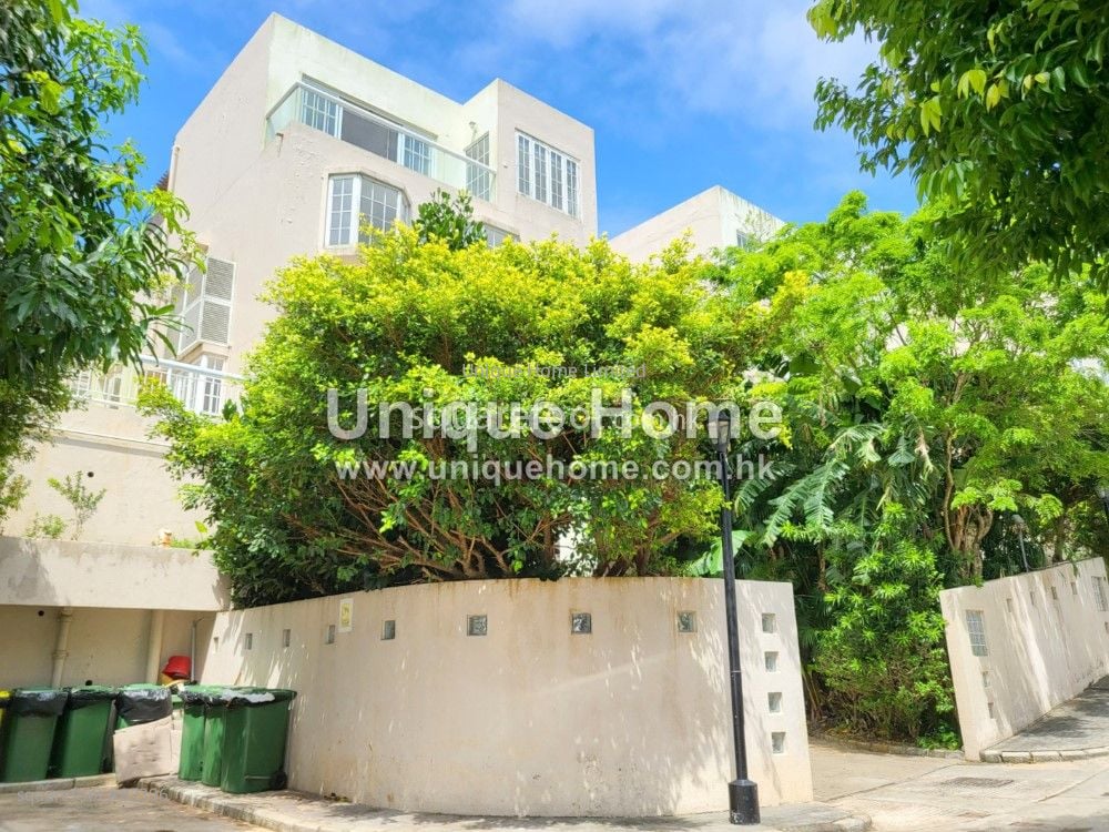 King's Court Rental 4 Bedrooms , 3 Bathrooms 2,562 ft²