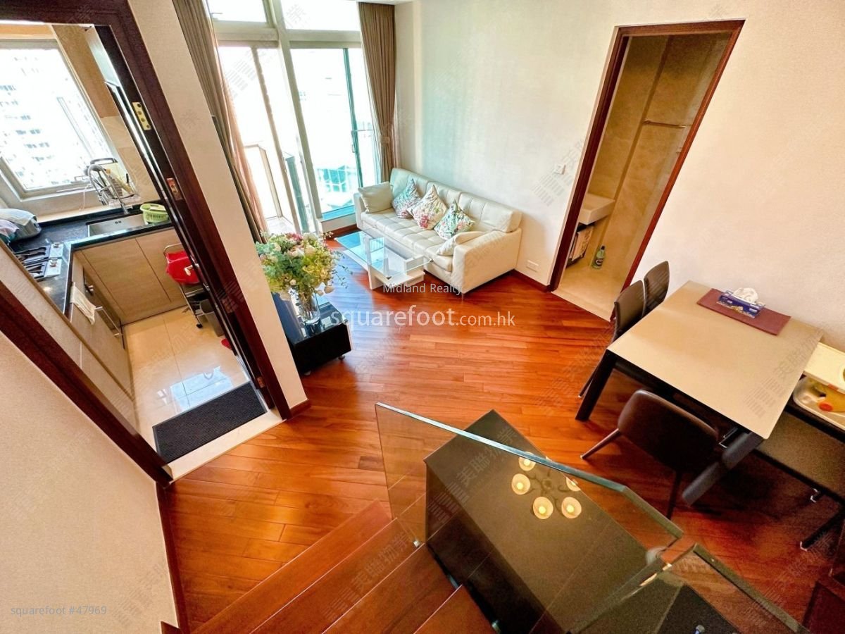 The Avenue Sell 2 Bedrooms , 3 Bathrooms 940 ft²