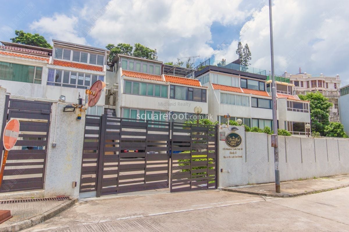 The Castle Bay Sell 1,371 ft²