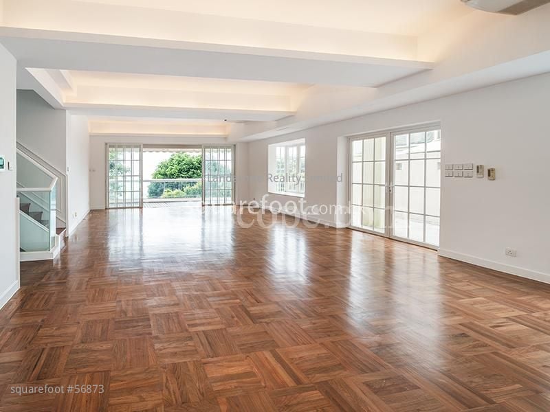 King's Court Rental 3 Bathrooms 2,545 ft²