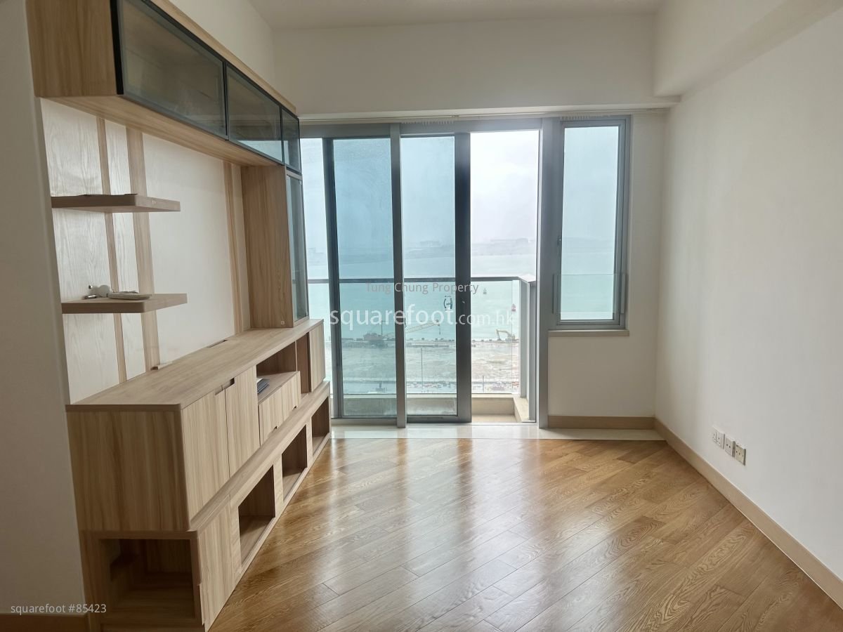 Century Link Rental 3 Bedrooms , 2 Bathrooms 645 ft²