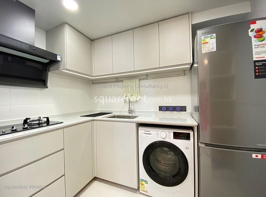 Fortress Garden Sell 2 Bedrooms , 2 Bathrooms 696 ft²