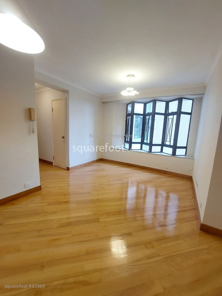 Fortress Garden Rental 3 Bedrooms , 2 Bathrooms 667 ft²