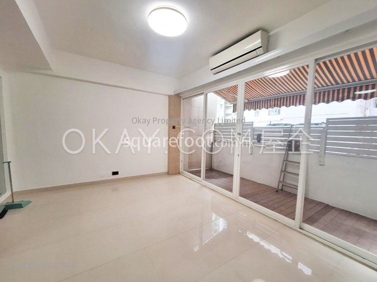 King Cheung Mansion Sell 2 Bedrooms , 2 Bathrooms 570 ft²