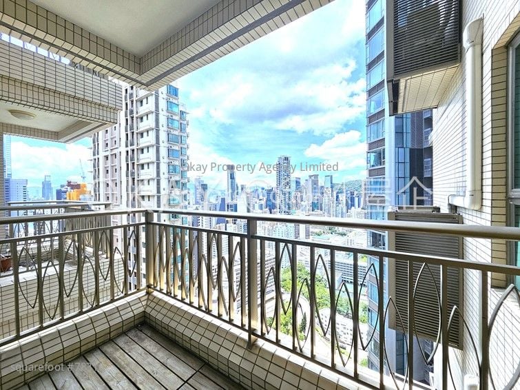 The Zenith Rental 2 Bedrooms , 2 Bathrooms 612 ft²
