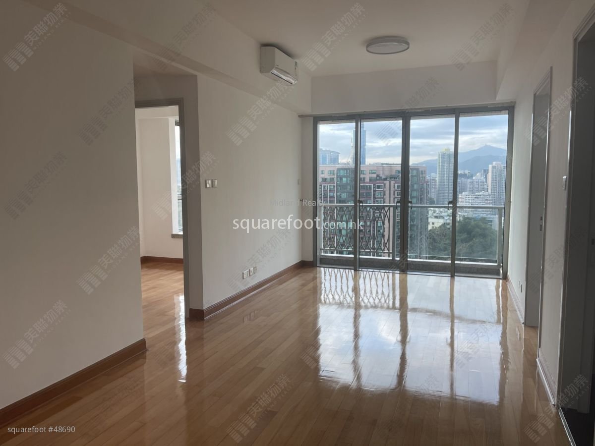 Parc Palais Rental 3 Bedrooms , 2 Bathrooms 842 ft²