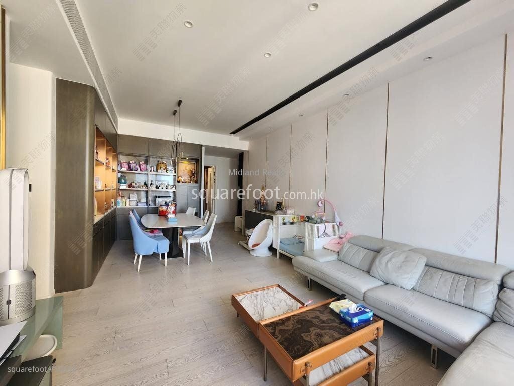 Wellesley Sell 3 Bedrooms 1,735 ft²