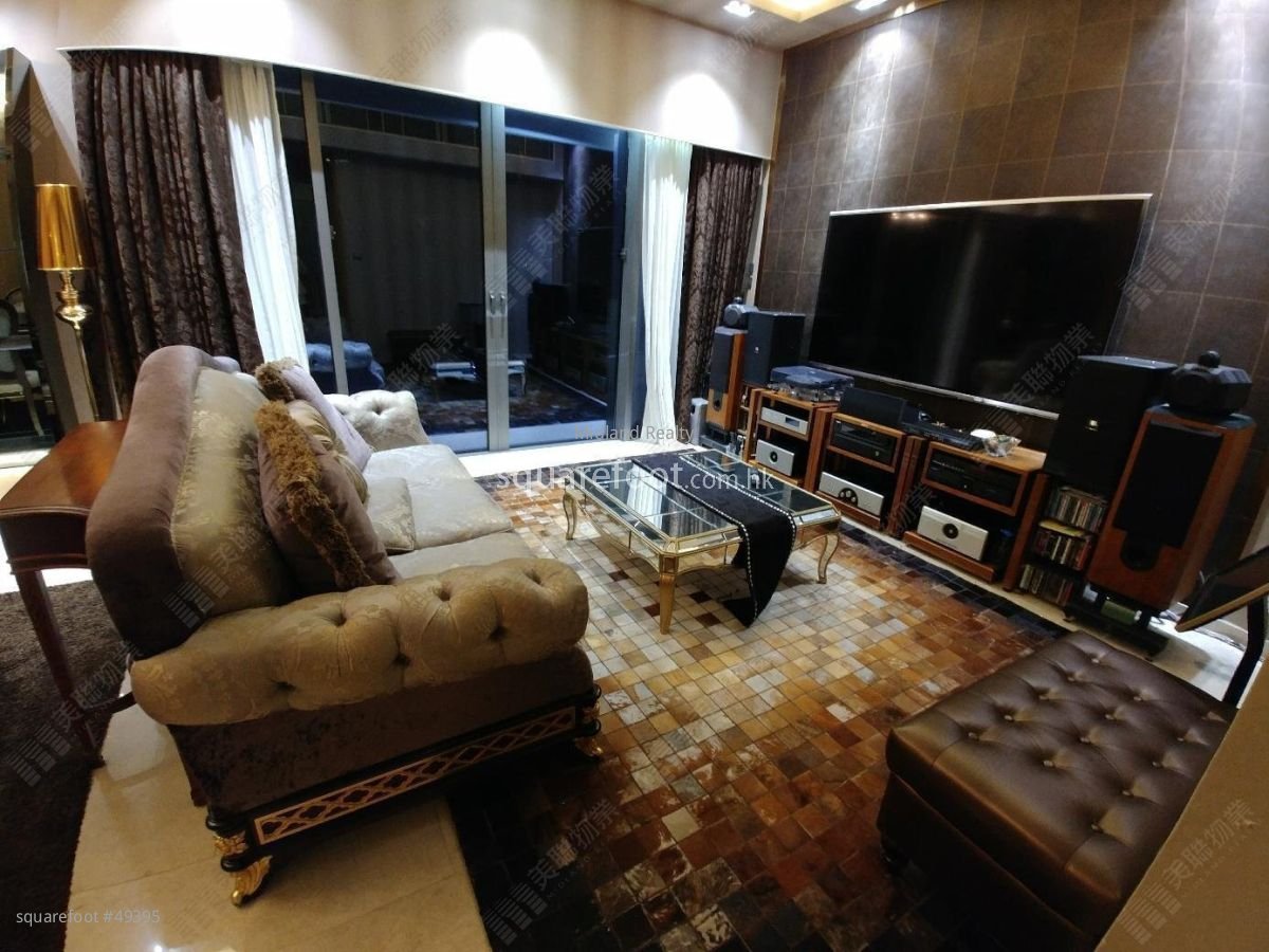 Riva Rental 4 Bedrooms 1,258 ft²