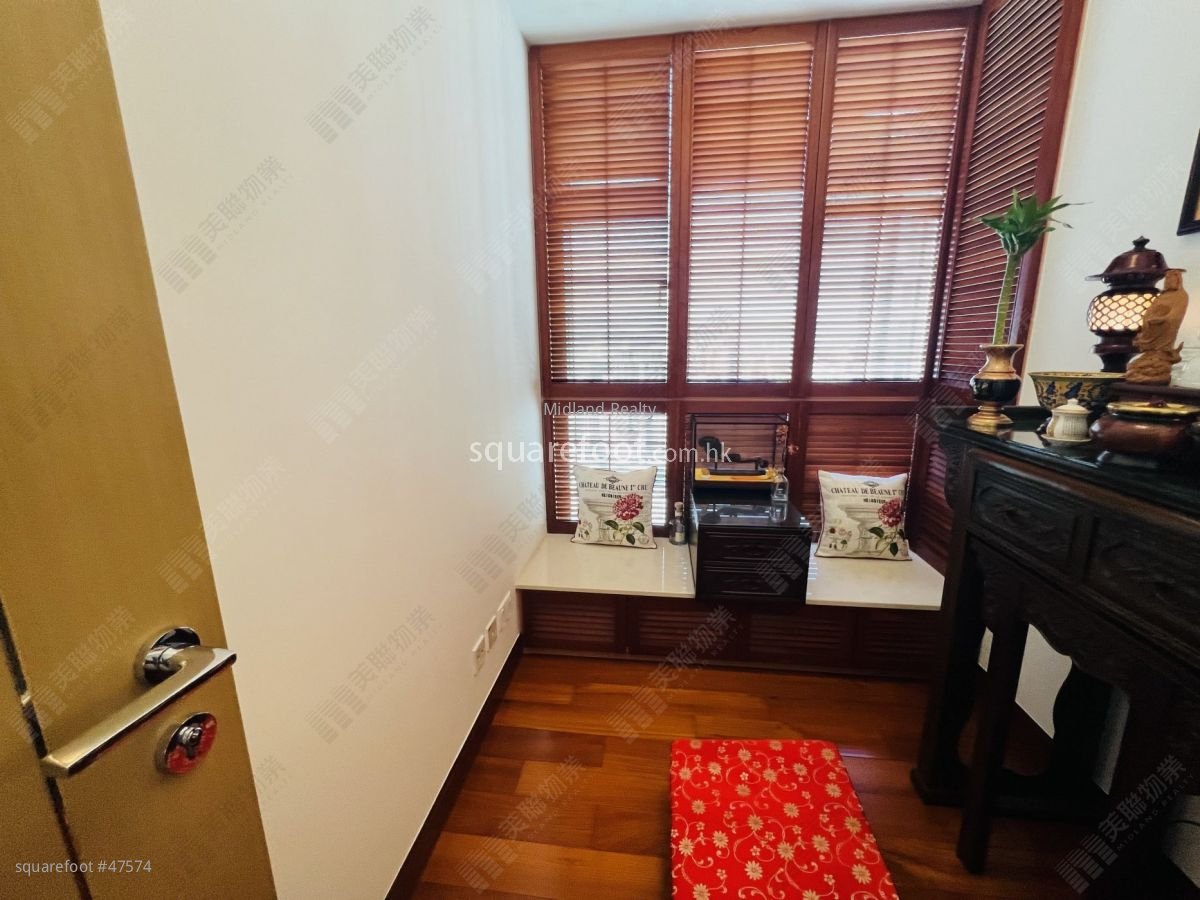 Cullinan West Sell 4 Bedrooms , 3 Bathrooms 1,320 ft²