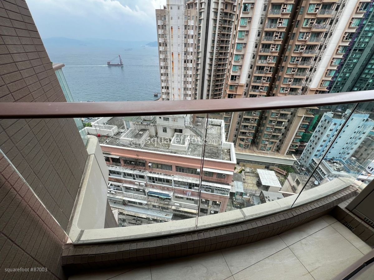 Cadogan Rental 2 Bedrooms , 2 Bathrooms 733 ft²