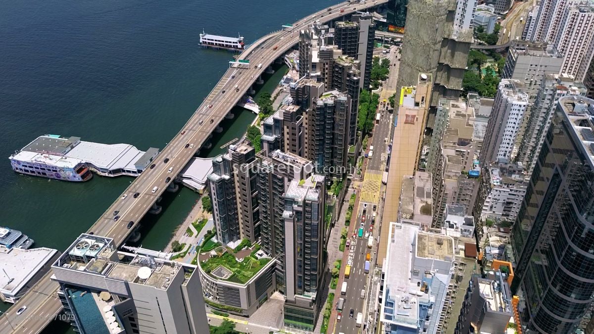 海璇位於北角的臨海地段，發展商新地一直以「貴重物業」定位。
